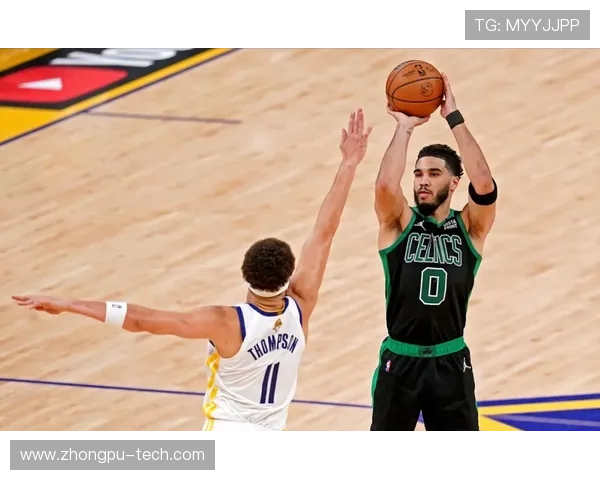 克莱替补首节表现出色5分钟内贡献5分2板1助1断展现冷静实力 克莱替补首节表现出色5分钟内贡献5分2板1助1断展现冷静实力